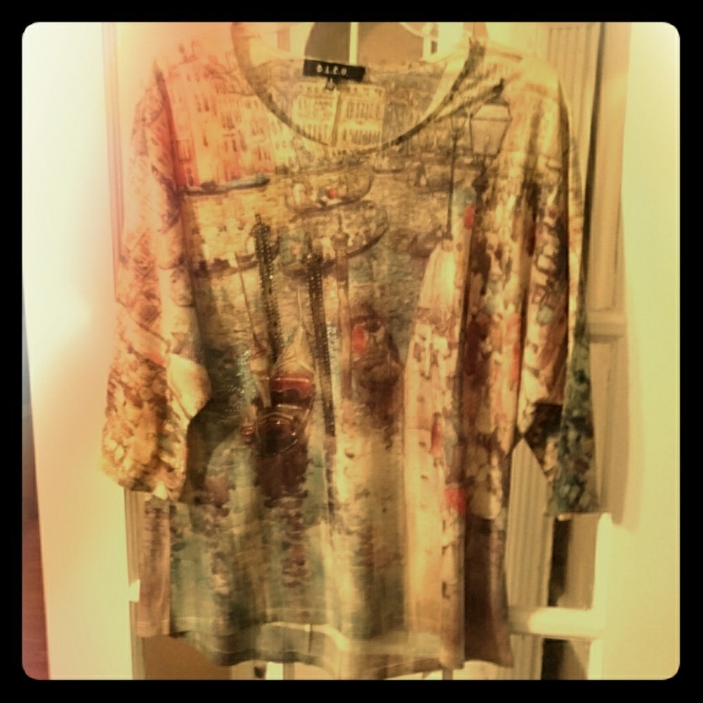 B.L.E.U. print top